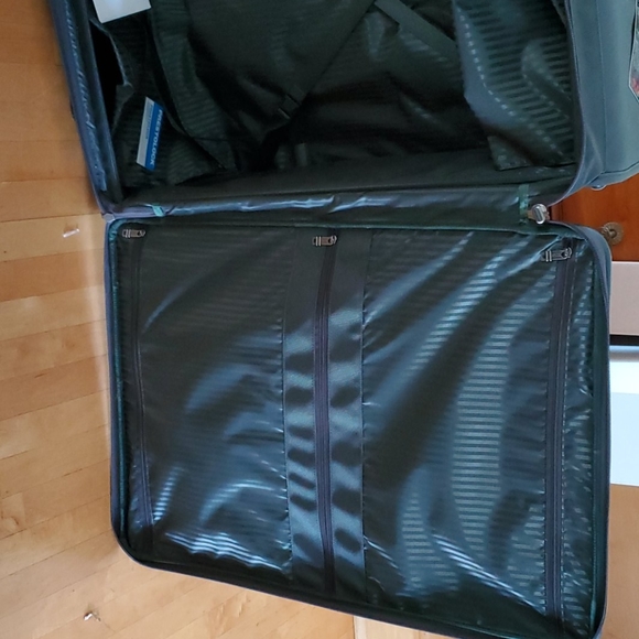 Tumi wheel-a-way 32" packing case - Picture 8 of 8